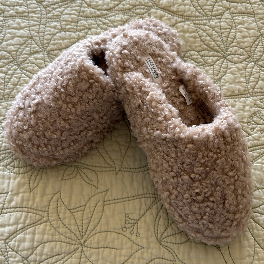 Fuzzy Sherpa slippers.